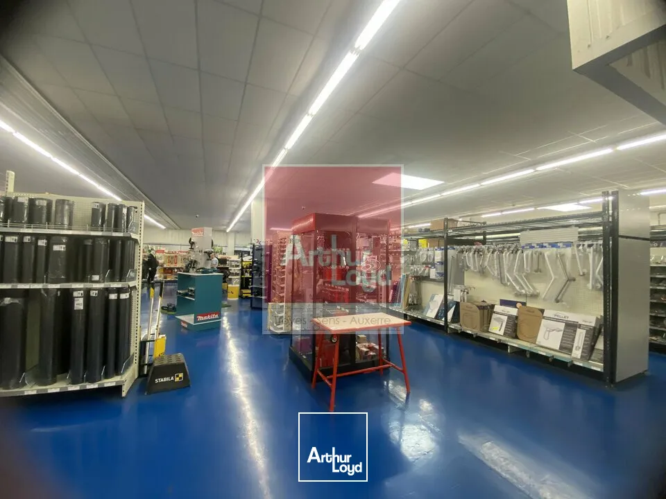 Locaux d'activité & Entrepôts - Location - LA CHAPELLE-SAINT-LUC - 10600 - 879-6704 - 7838033