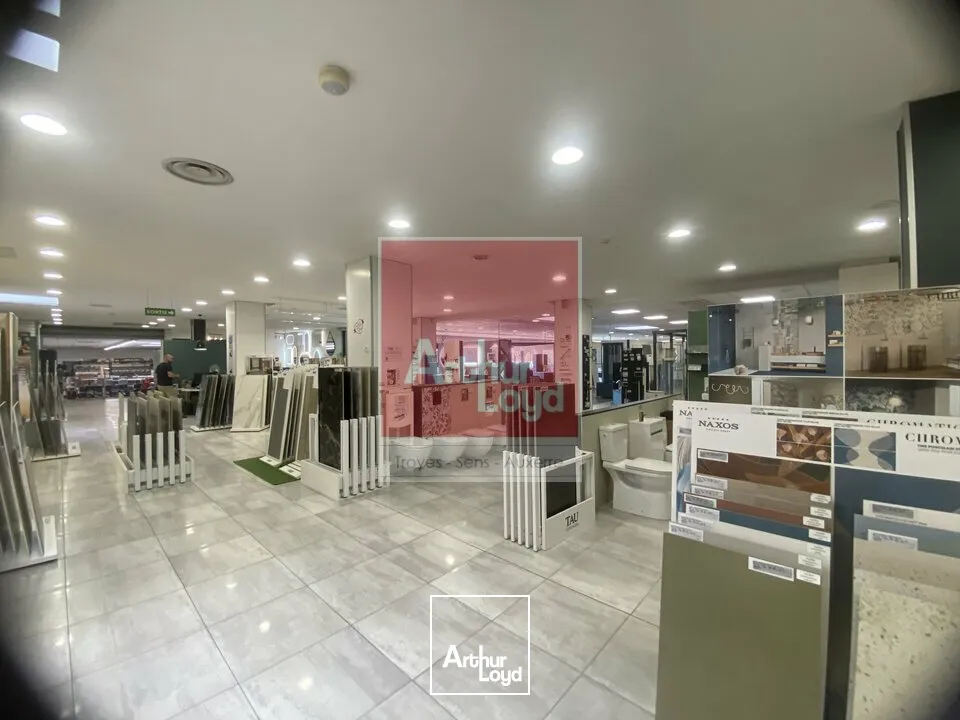 Locaux d'activité & Entrepôts - Location - LA CHAPELLE-SAINT-LUC - 10600 - 879-6704 - 7838034