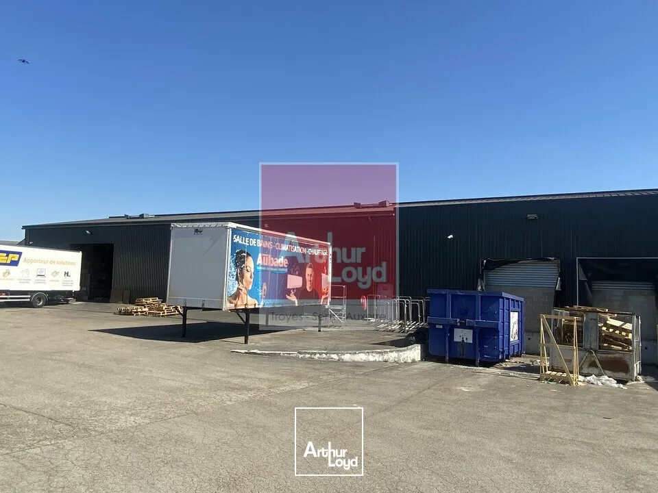 Locaux d'activité & Entrepôts - Location - LA CHAPELLE-SAINT-LUC - 10600 - 879-6704 - 7838035