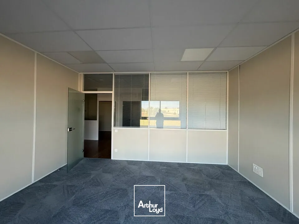 Bureaux - Location - CHAURAY - 79180 - 400-1600 - 7838804
