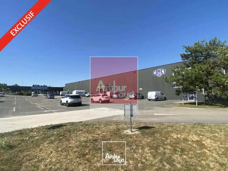 Locaux d'activité & Entrepôts - Vente - LA CHAPELLE-SAINT-LUC - 10600 - 879-6704 - 7838830