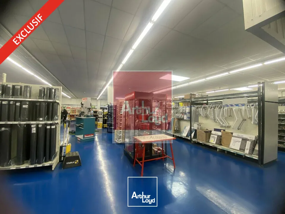 Locaux d'activité & Entrepôts - Location - LA CHAPELLE-SAINT-LUC - 10600 - 879-6704 - 7838824