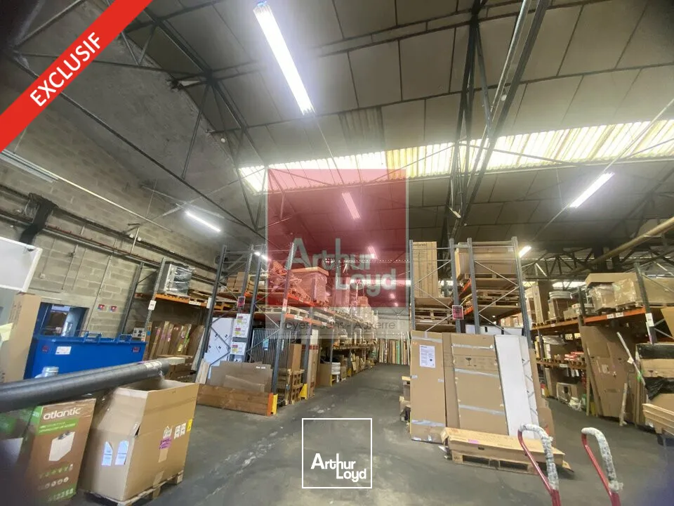 Locaux d'activité & Entrepôts - Vente - LA CHAPELLE-SAINT-LUC - 10600 - 879-6704 - 7838835