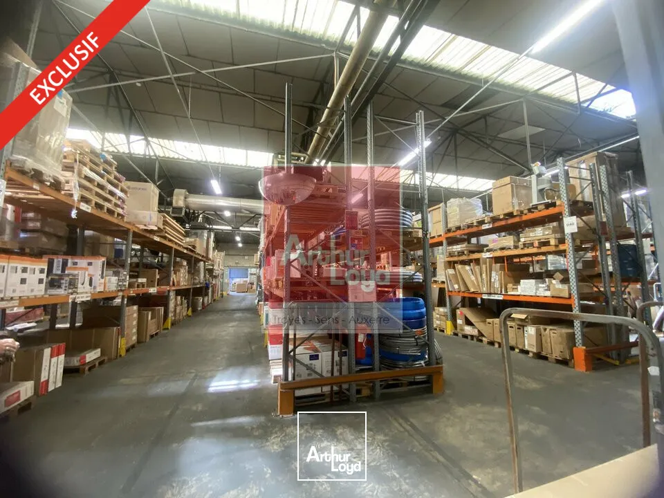 Locaux d'activité & Entrepôts - Vente - LA CHAPELLE-SAINT-LUC - 10600 - 879-6704 - 7838836