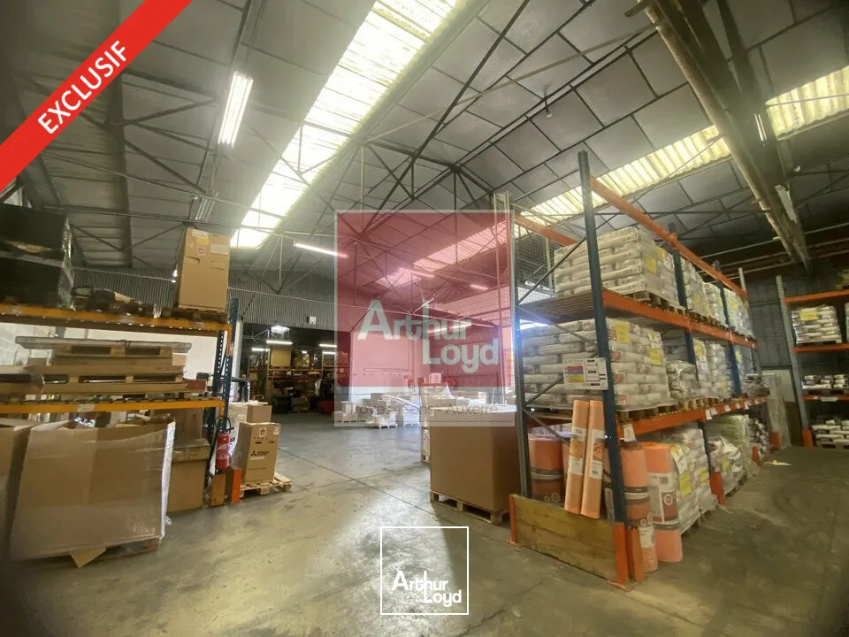 Locaux d'activité & Entrepôts - Vente - LA CHAPELLE-SAINT-LUC - 10600 - 879-6704 - 7838837