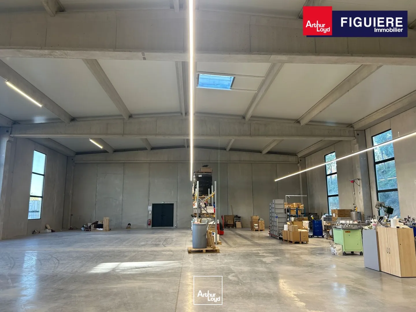 Locaux d'activité & Entrepôts - Location - SAINT ESTEVE JANSON - 13610 - 1139-1139 - 7840725