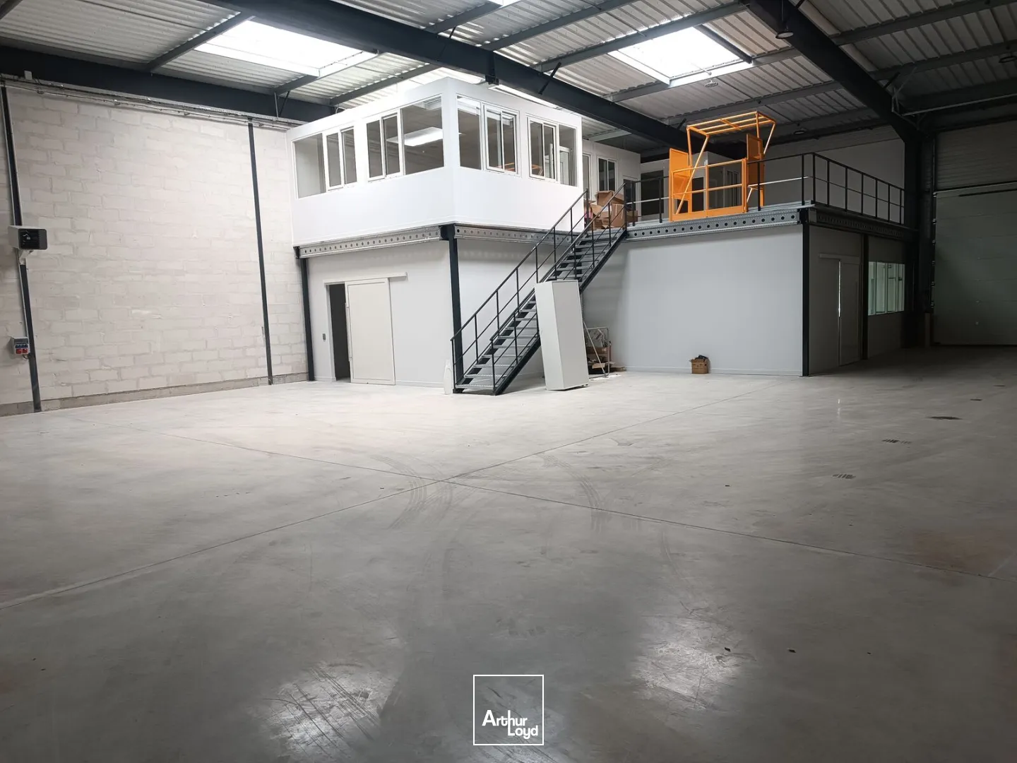 Locaux d'activité & Entrepôts - Location - BEAUVAIS - 60000 - 545-545 - 7848615