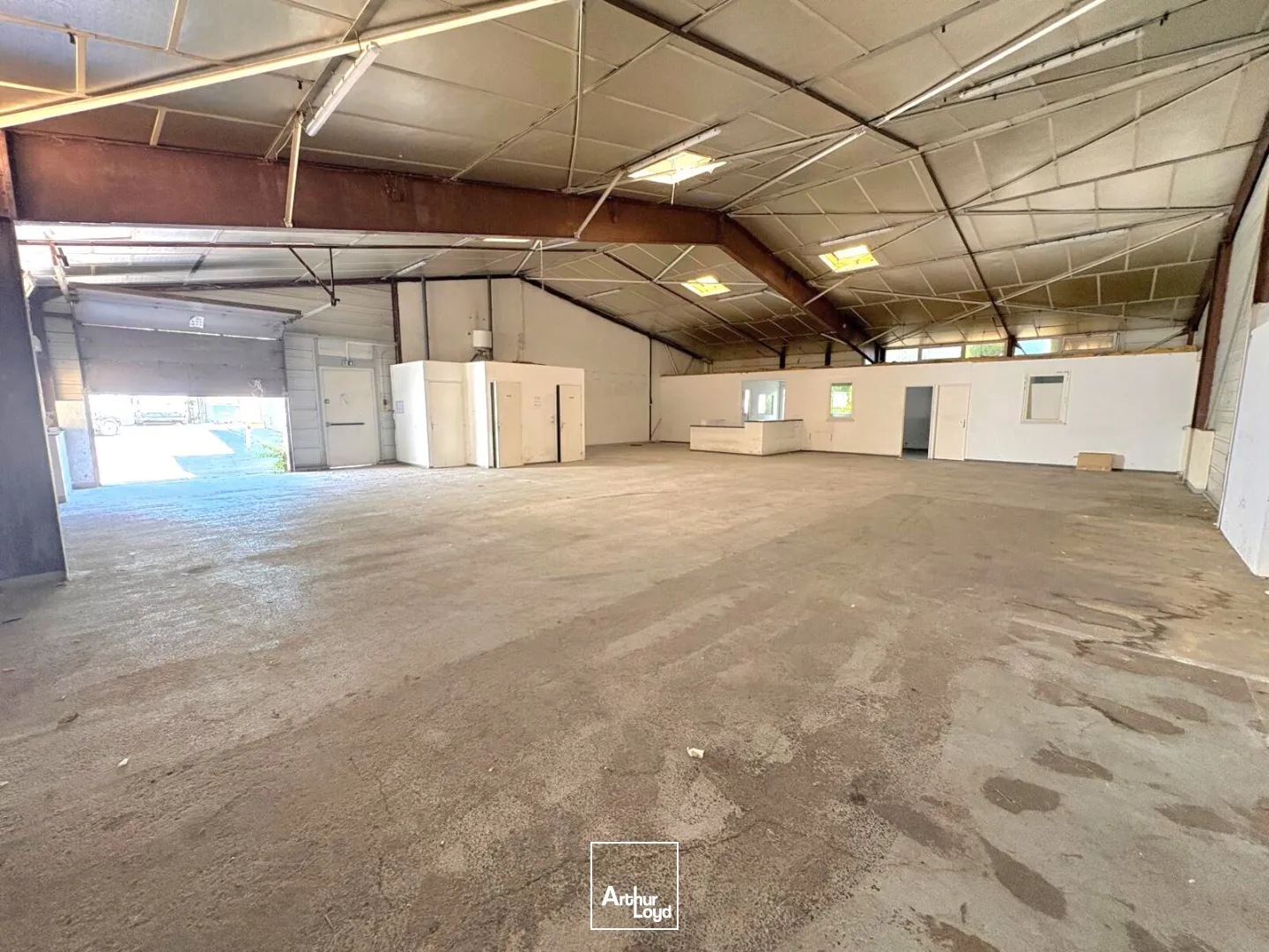 Locaux commerciaux - Location - MARSEILLE - 13015 - 300-300 - 7851009