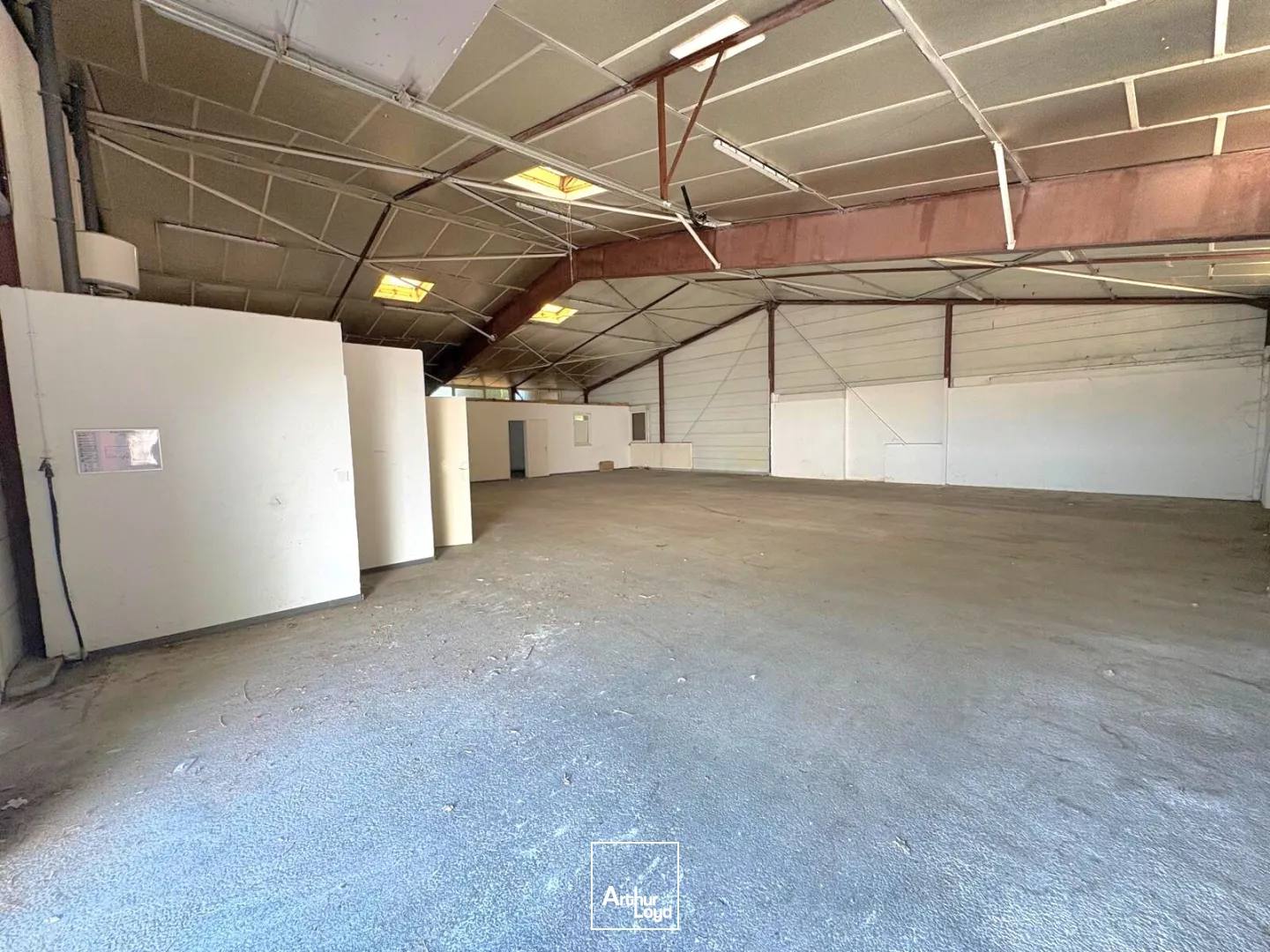 Locaux commerciaux - Location - MARSEILLE - 13015 - 300-300 - 7851010