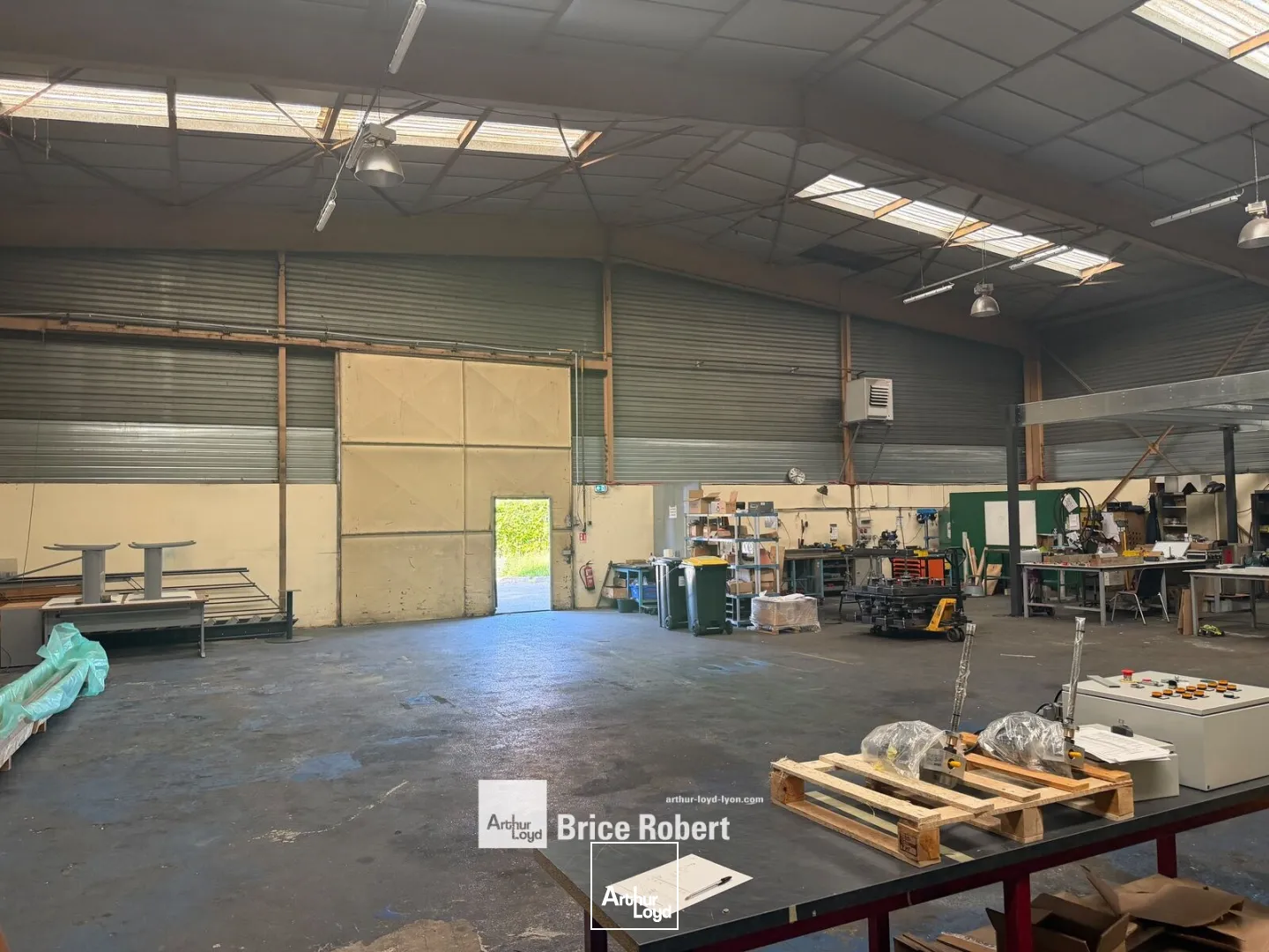 Locaux d'activité & Entrepôts - Location - VAULX EN VELIN - 69120 - 480-480 - 7855823