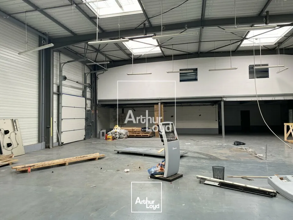 Locaux d'activité & Entrepôts - Location - GRIGNY - 91350 - 690-690 - 7856257