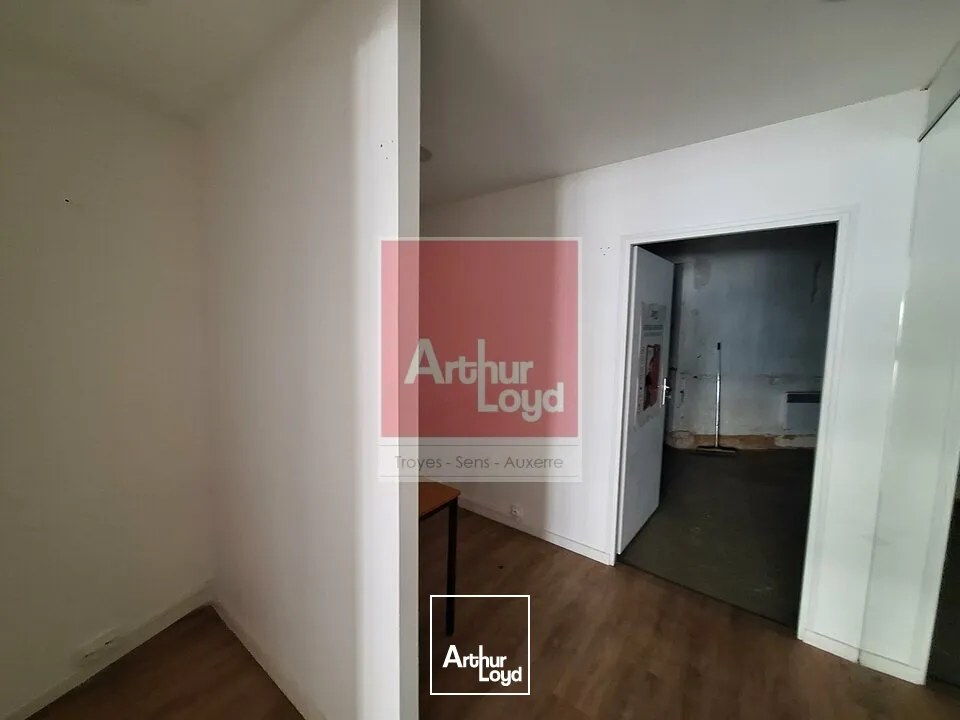 Locaux commerciaux - Location - AUXERRE - 89000 - 120-120 - 7857127