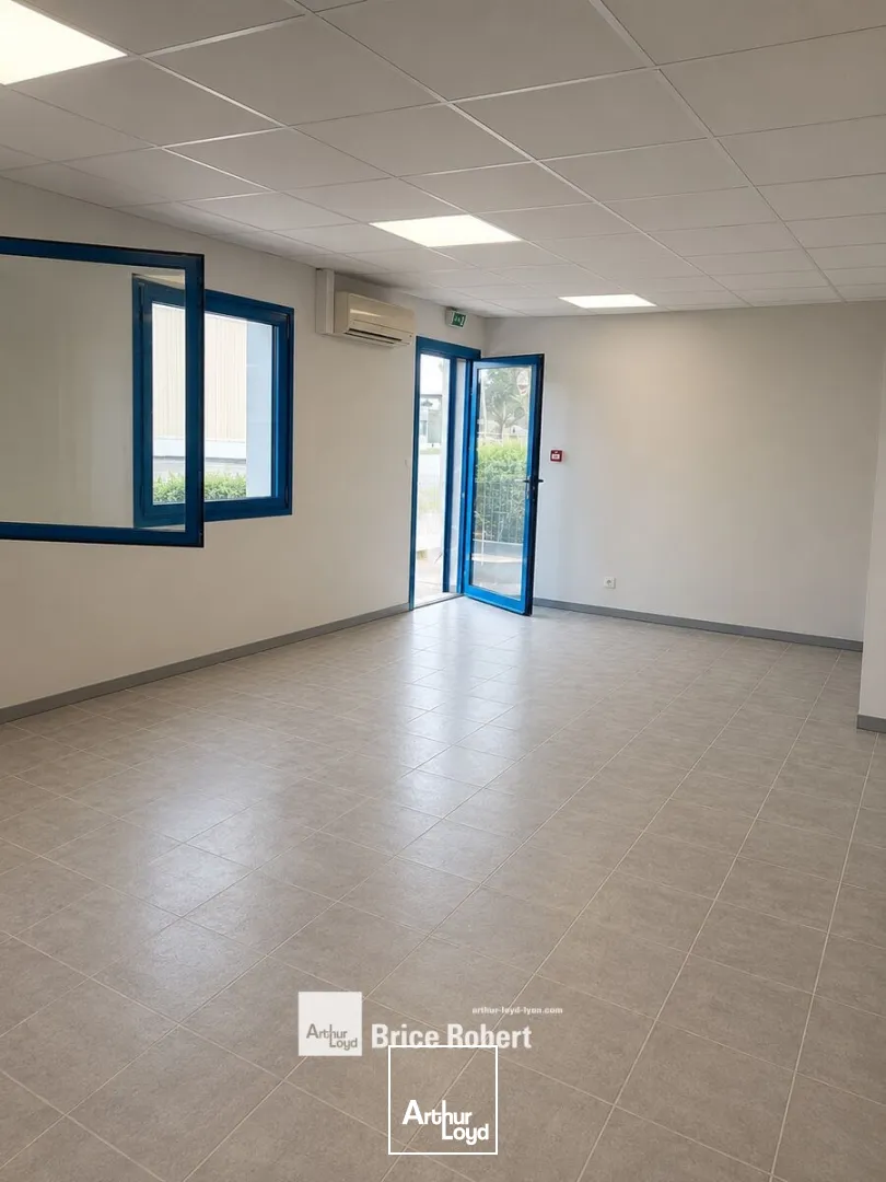 Locaux d'activité & Entrepôts - Location - BRINDAS - 69126 - 260-260 - 7857716