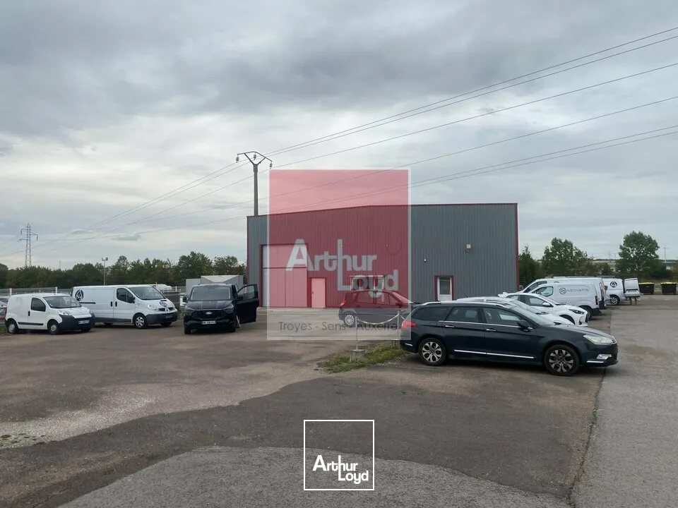 Locaux commerciaux - Location - LAVAU - 10150 - 550-550 - 7857924