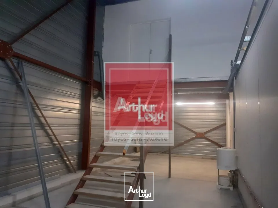 Locaux commerciaux - Location - LAVAU - 10150 - 550-550 - 7857926