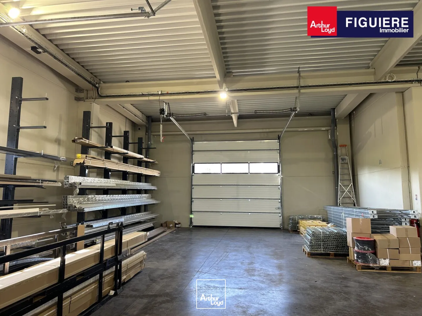 Locaux d'activité & Entrepôts - Location - SAINT ESTEVE JANSON - 13610 - 1550-1550 - 7868814