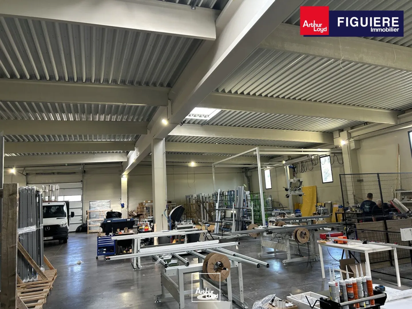 Locaux d'activité & Entrepôts - Location - SAINT ESTEVE JANSON - 13610 - 1550-1550 - 7868813