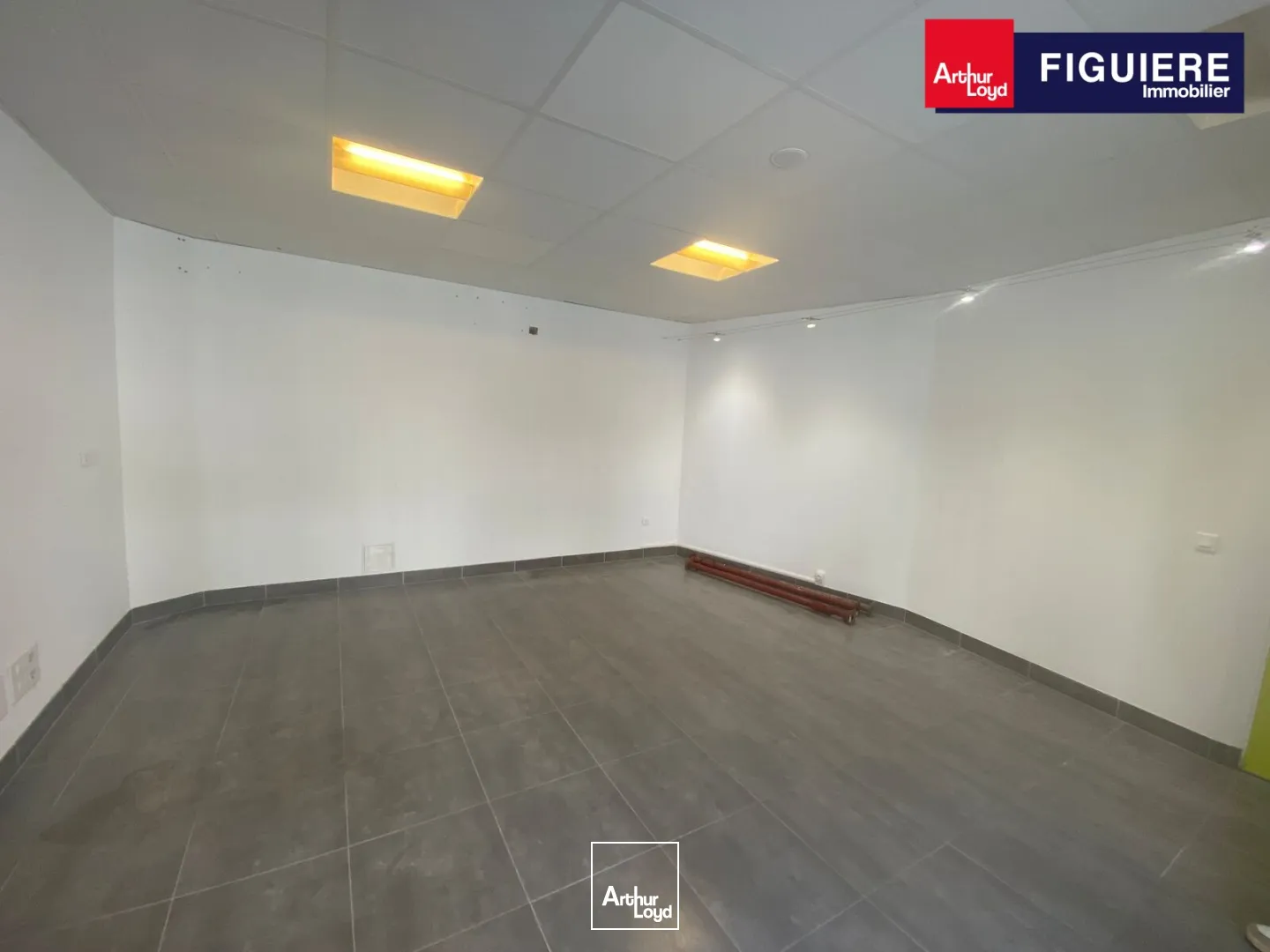 Locaux commerciaux - Vente - ARLES - 13200 - 220-220 - 7869121