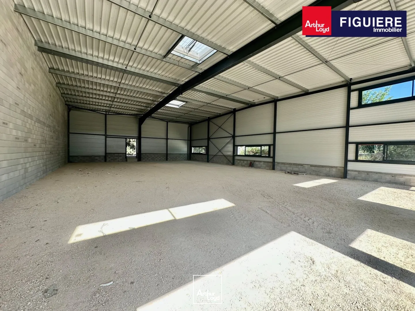 Locaux d'activité & Entrepôts - Location - EGUILLES - 13510 - 115-615 - 7869714