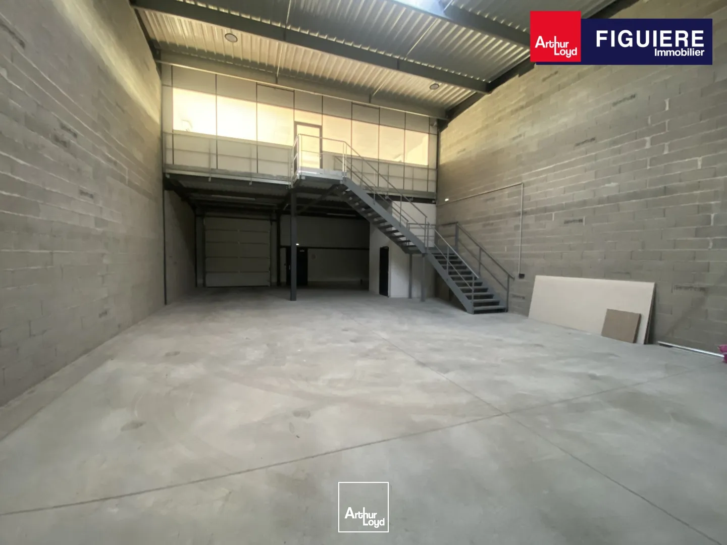 Locaux d'activité & Entrepôts - Location - MEYREUIL - 13590 - 242-242 - 7869842