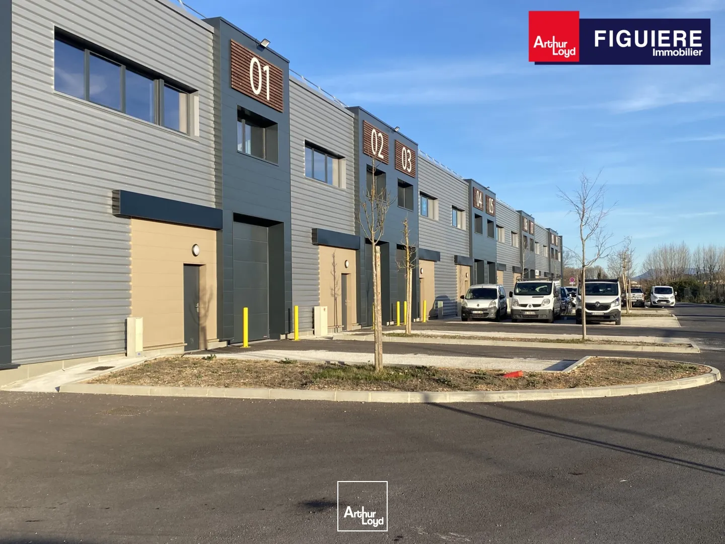 Locaux d'activité & Entrepôts - Location - MEYREUIL - 13590 - 242-242 - 7869836