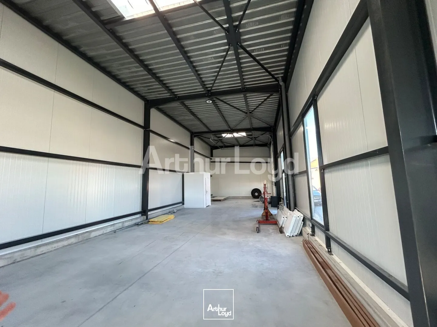 Locaux d'activité & Entrepôts - Location - PETITE FORET - 59494 - 168-168 - 7872715