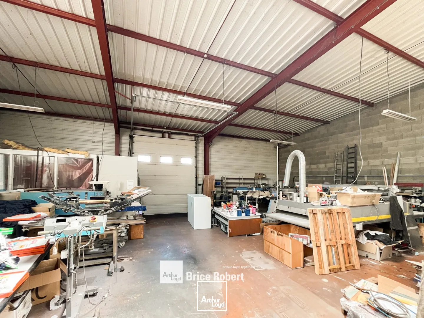 Locaux d'activité & Entrepôts - Vente - SAINT PRIEST - 69800 - 570-570 - 7876125
