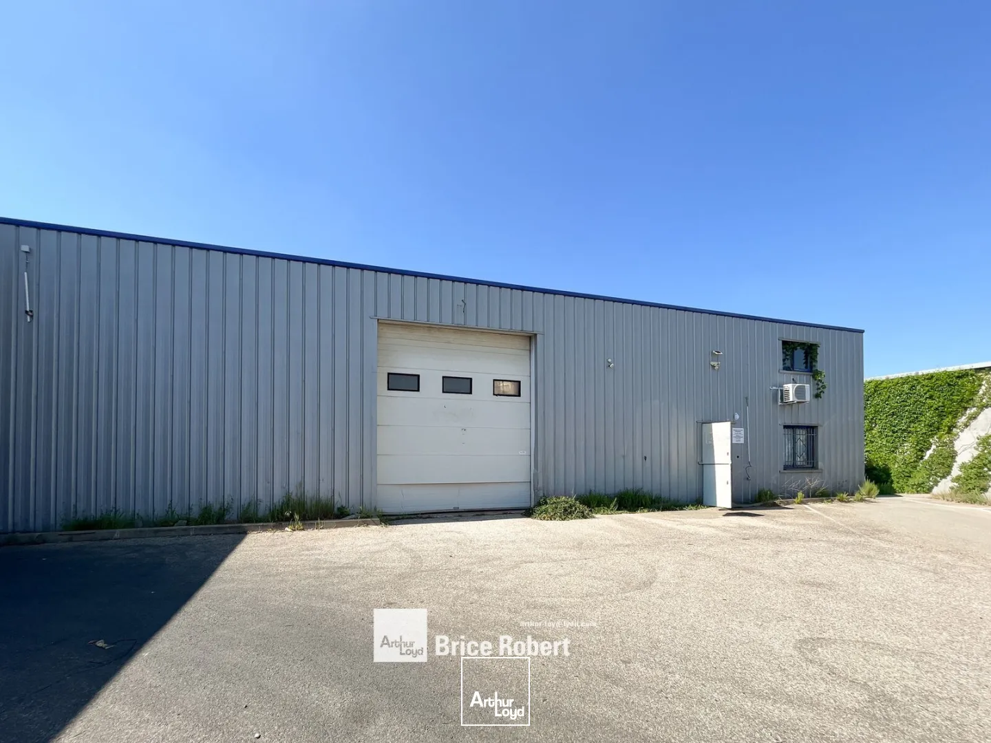 Locaux d'activité & Entrepôts - Vente - SAINT PRIEST - 69800 - 570-570 - 7876124