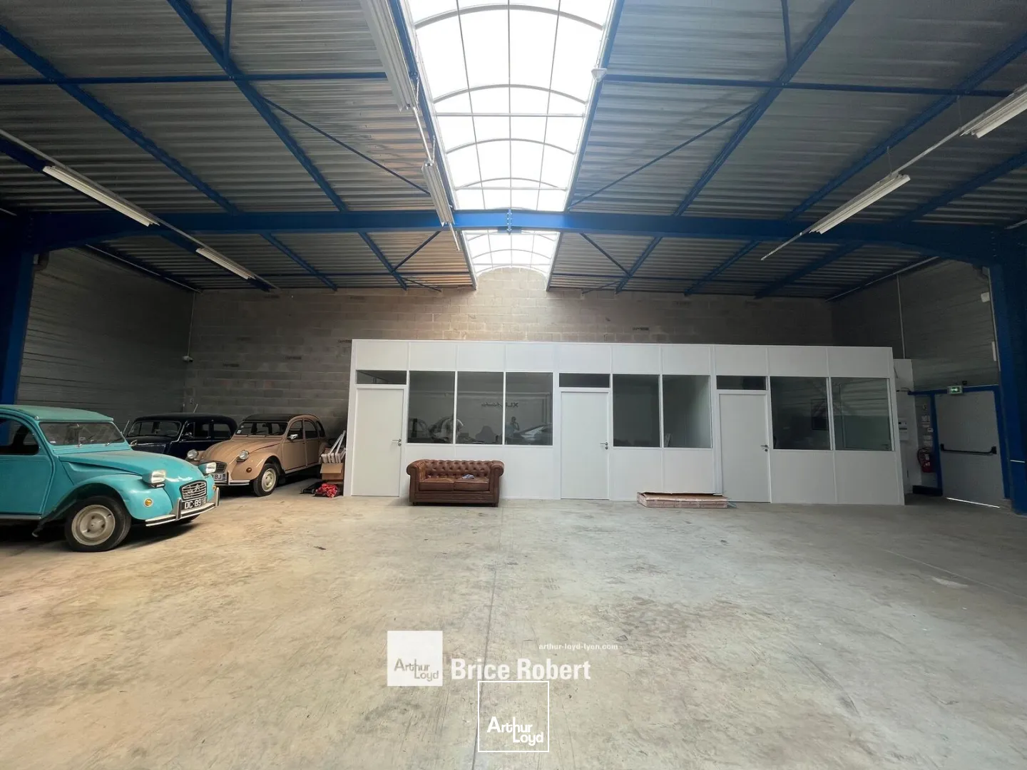 Locaux d'activité & Entrepôts - Location - FLEURIEUX SUR L'ARBRESLE - 69210 - 300-300 - 7876128