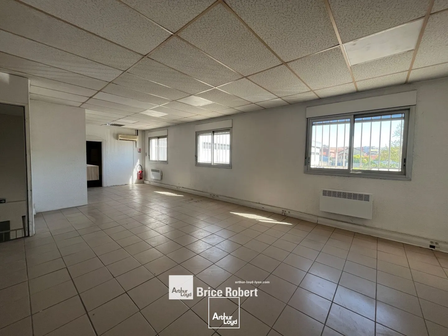 Locaux d'activité & Entrepôts - Location - VILLEURBANNE - 69100 - 416-416 - 7876140