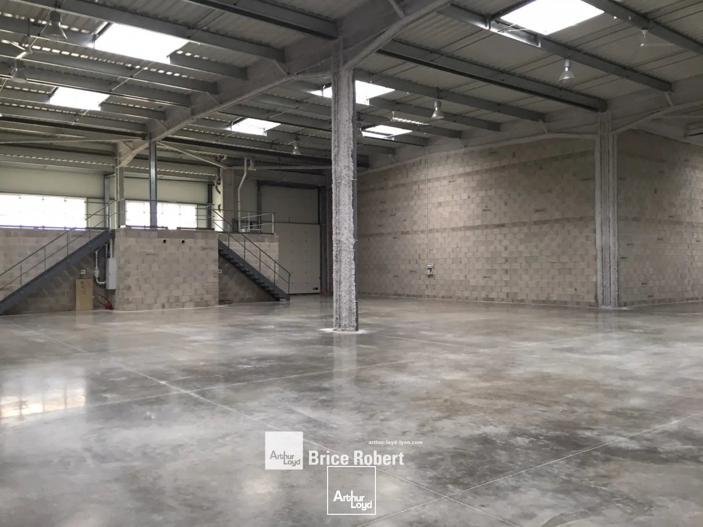 Locaux d'activité & Entrepôts - Location - VENISSIEUX - 69200 - 255-255 - 7876363