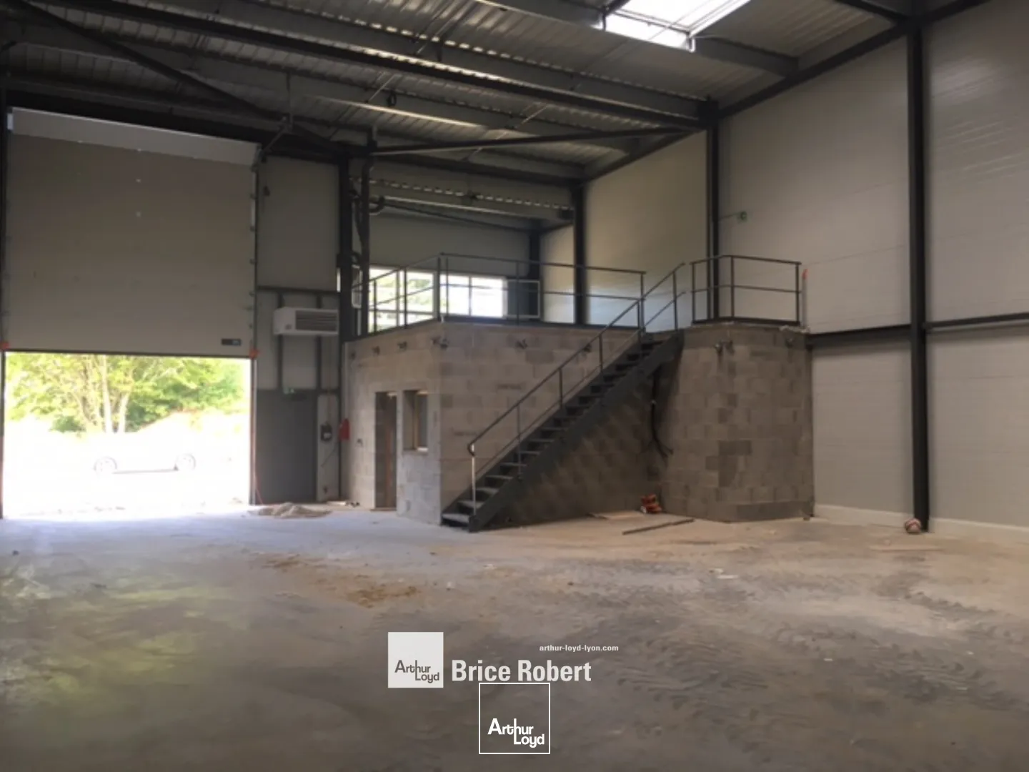 Locaux d'activité & Entrepôts - Location - VENISSIEUX - 69200 - 255-255 - 7876364