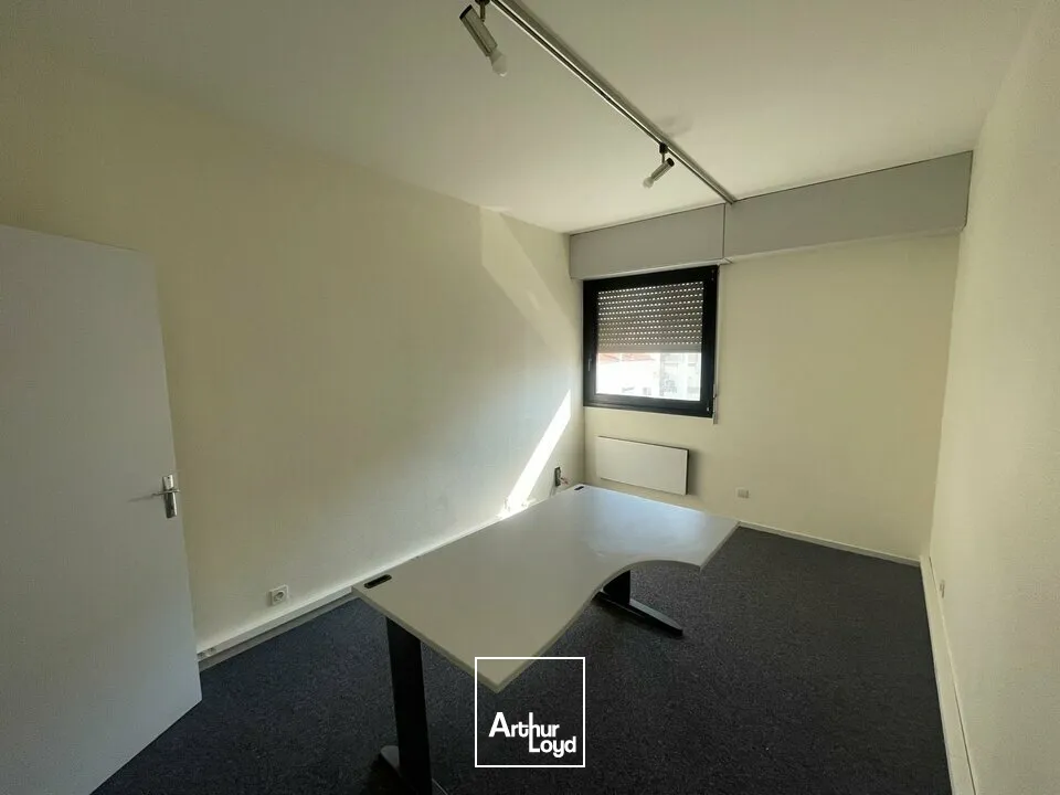 Locaux commerciaux - Location - LA ROCHE-SUR-YON - 85000 - 65-65 - 7876663