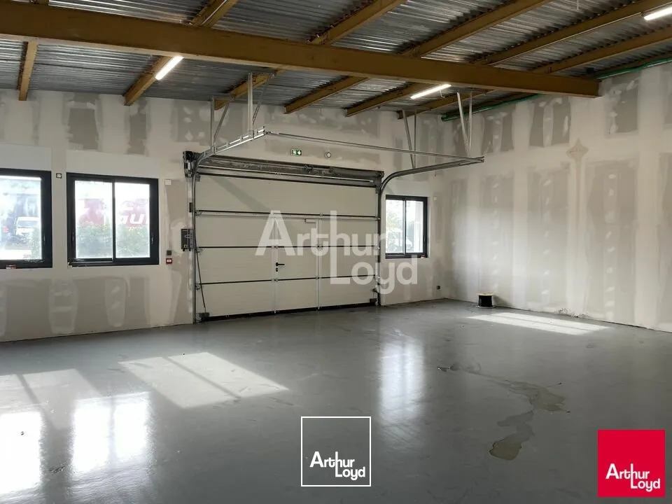 Locaux d'activité & Entrepôts - Location - SAINTE GEMMES SUR LOIRE - 49130 - 120-120 - 7876667