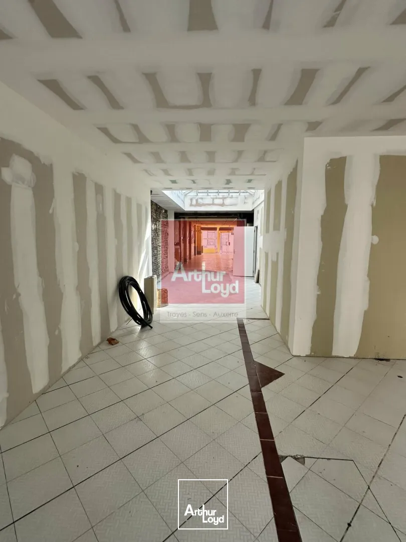 Locaux commerciaux - Location - TROYES - 10000 - 155-155 - 7876686