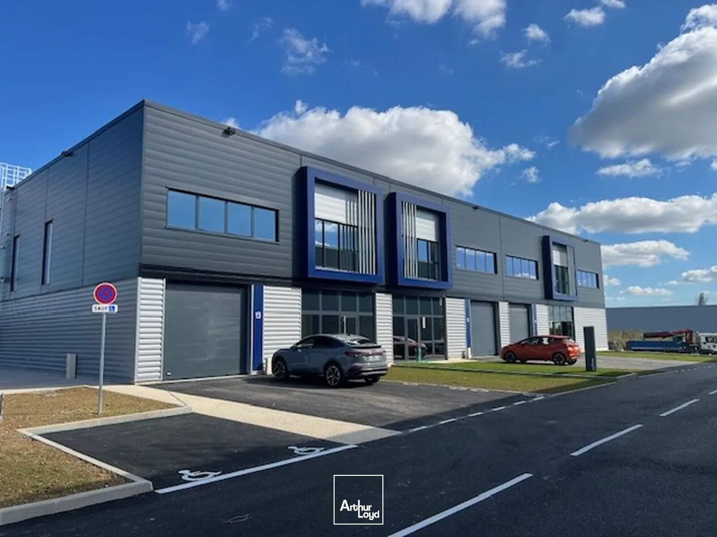 Locaux d'activité & Entrepôts - Location - VILLEBON SUR YVETTE - 91140 - 309-3804 - 7877069
