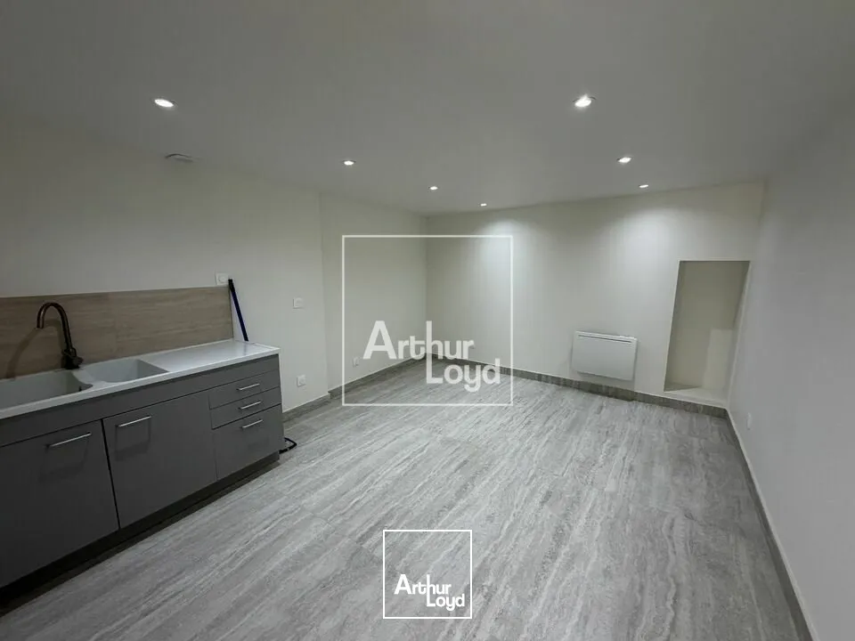 Locaux commerciaux - Location - MORET-LOING-ET-ORVANNE - 77250 - 82-82 - 7877427