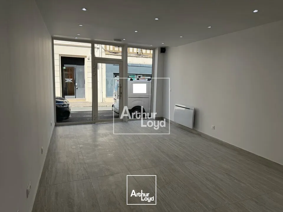 Locaux commerciaux - Location - MORET-LOING-ET-ORVANNE - 77250 - 82-82 - 7877424