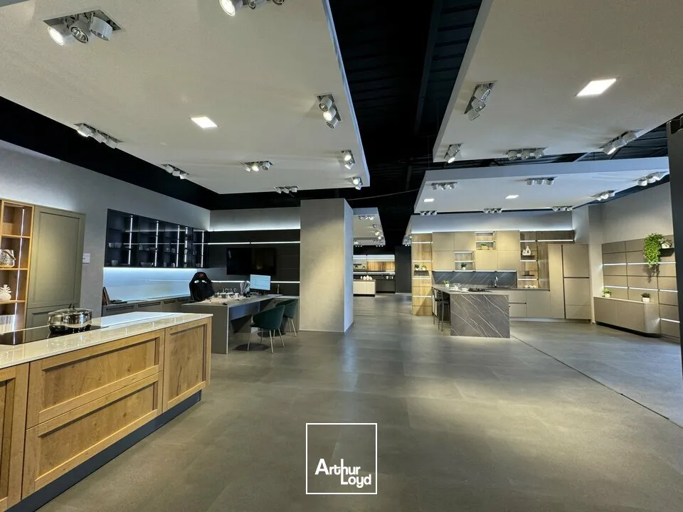 Locaux commerciaux - Location - CHAMBRAY LES TOURS - 37170 - 550-550 - 7877813