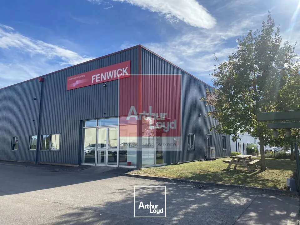 Locaux d'activité & Entrepôts - Location - LA CHAPELLE-SAINT-LUC - 10600 - 997-997 - 7878502