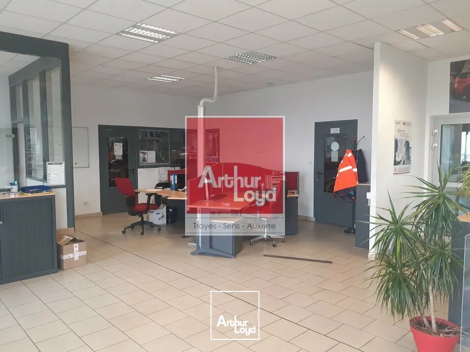 Locaux d'activité & Entrepôts - Location - LA CHAPELLE-SAINT-LUC - 10600 - 997-997 - 7878505