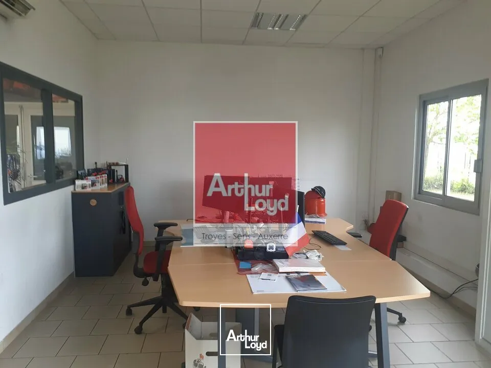 Locaux d'activité & Entrepôts - Location - LA CHAPELLE-SAINT-LUC - 10600 - 997-997 - 7878503