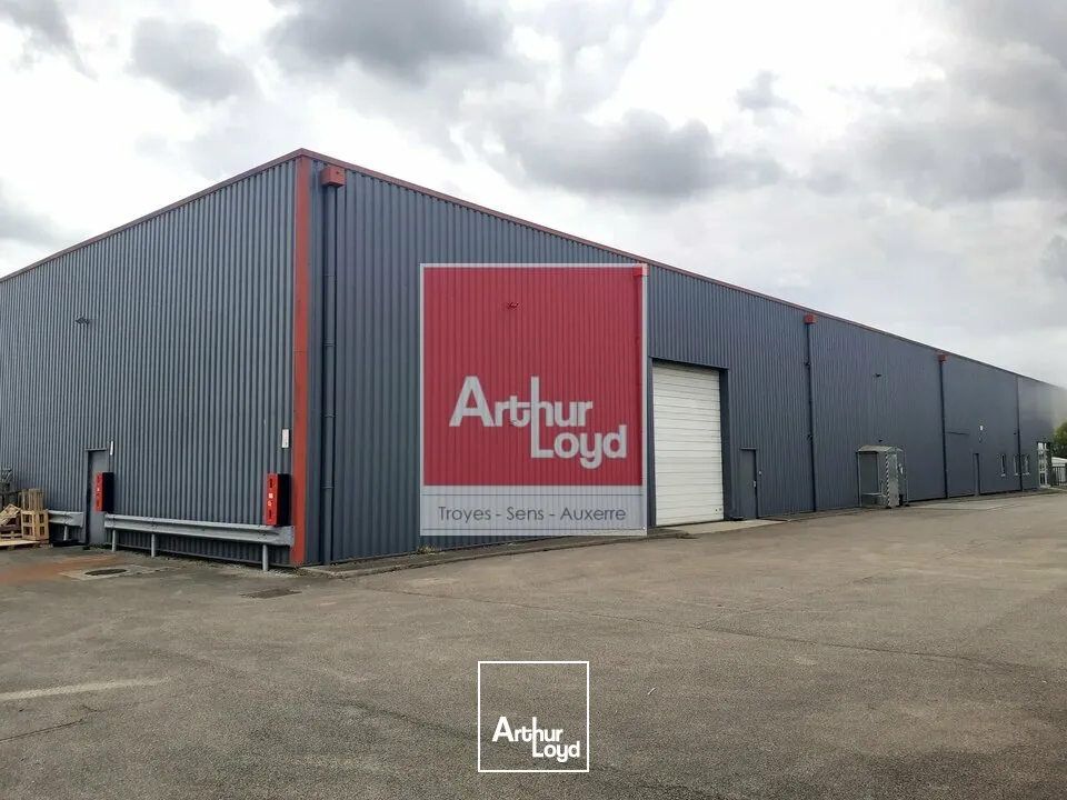 Locaux d'activité & Entrepôts - Location - LA CHAPELLE-SAINT-LUC - 10600 - 997-997 - 7878507