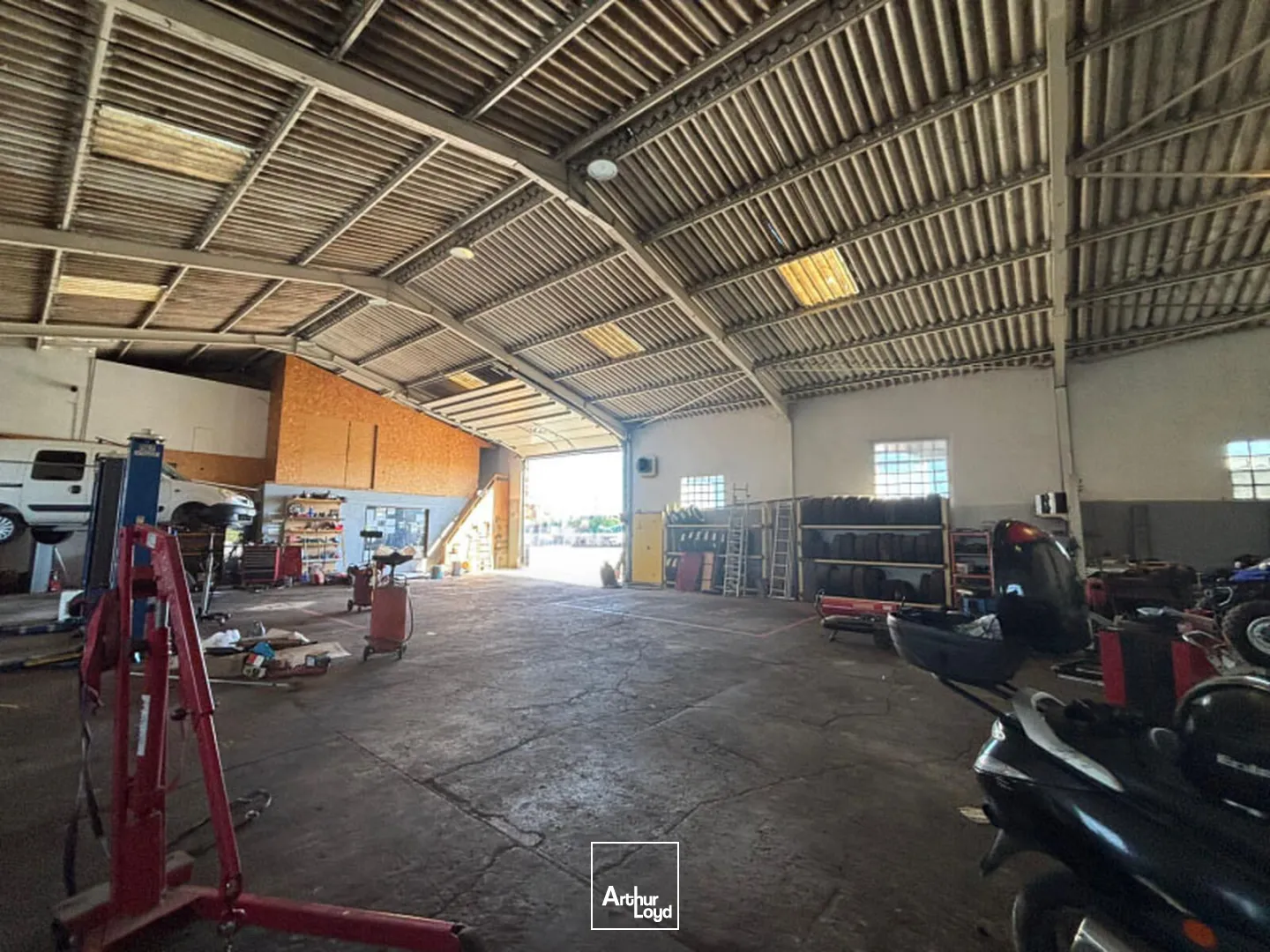 Locaux d'activité & Entrepôts - Vente - NARBONNE - 11100 - 650-650 - 7878784