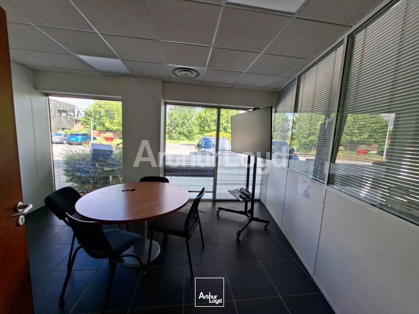 Bureaux - Location - WAMBRECHIES - 59118 - 476-2033 - 7879290