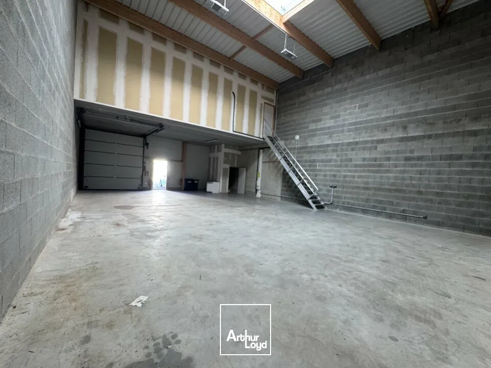 Locaux d'activité & Entrepôts - Location - LA VILLE AUX DAMES - 37700 - 200-200 - 7879363