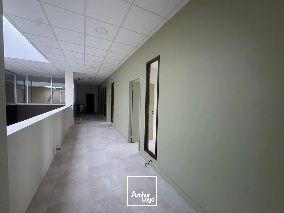Locaux d'activité & Entrepôts - Location - LUYNES - 37230 - 1300-1600 - 7879377