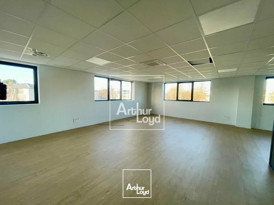 Bureaux - Location - SAINT PIERRE DU PERRAY - 91280 - 163-163 - 7879713