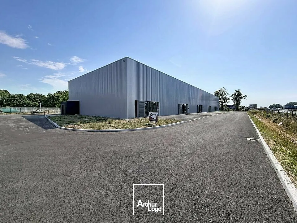Locaux d'activité & Entrepôts - Location - LA CHAIZE-LE-VICOMTE - 85310 - 298-298 - 7879738