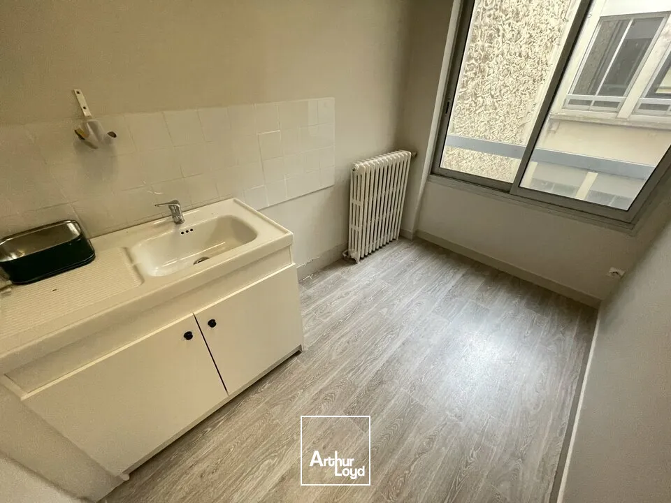 Bureaux - Location - POITIERS - 86000 - 100.53-100.53 - 7879750